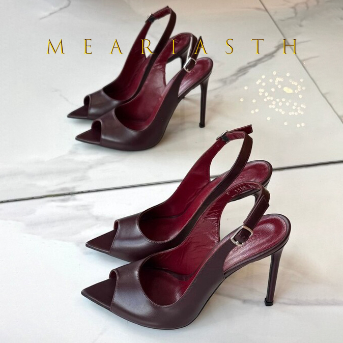 Women Shoes Japanese Brand - Sandali in pelle verniciata in nero