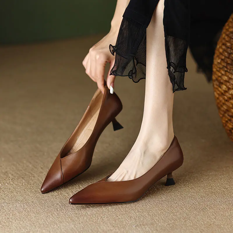 Tacchi quadrati con décolleté  - Women Shoes Quick Delivery recensione e prezzo